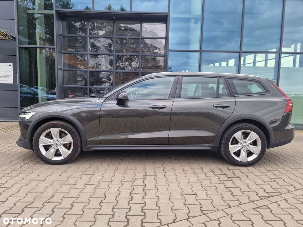 Volvo V60 Cross Country - 2
