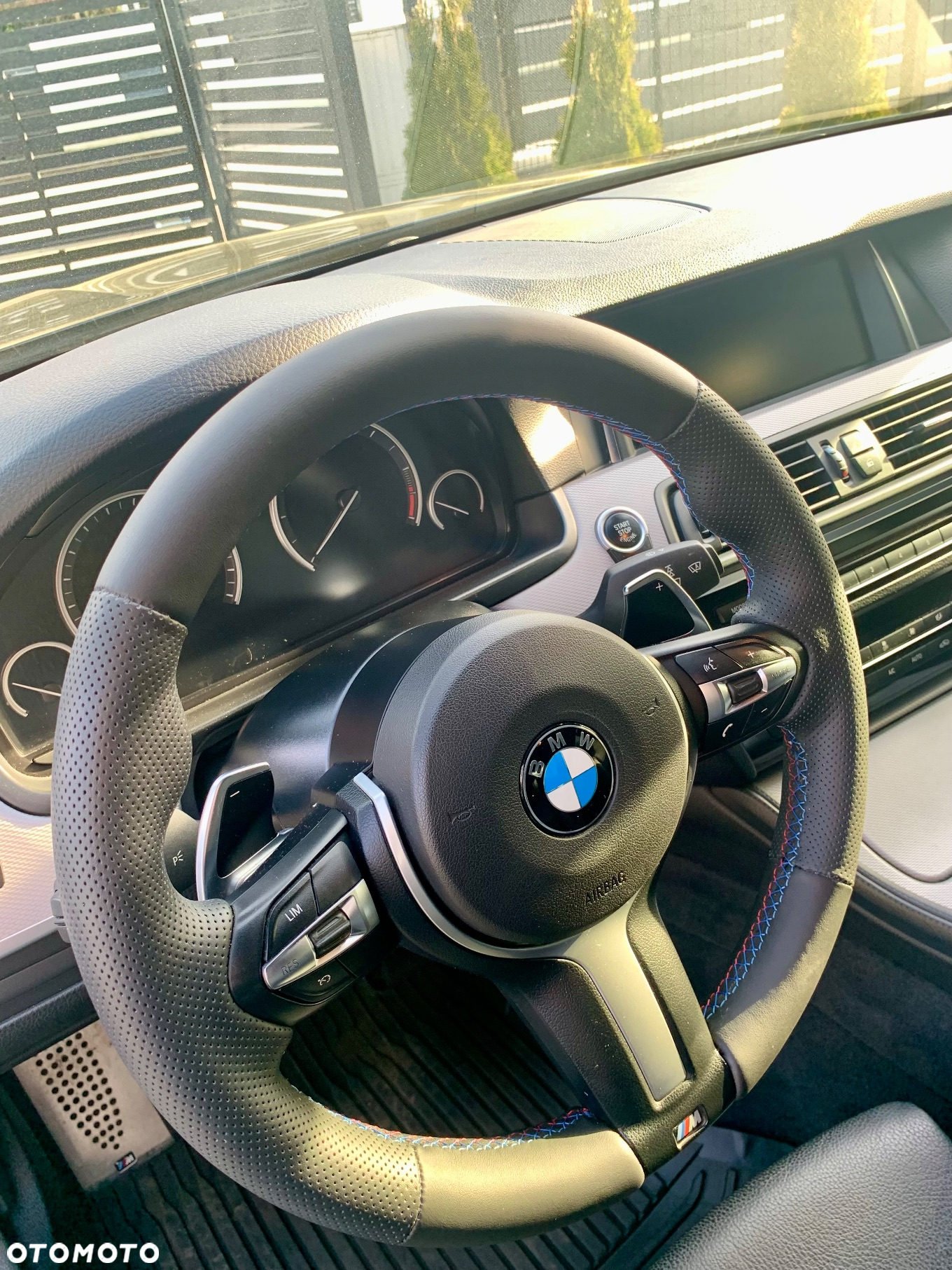 BMW Seria 5 520d xDrive - 14