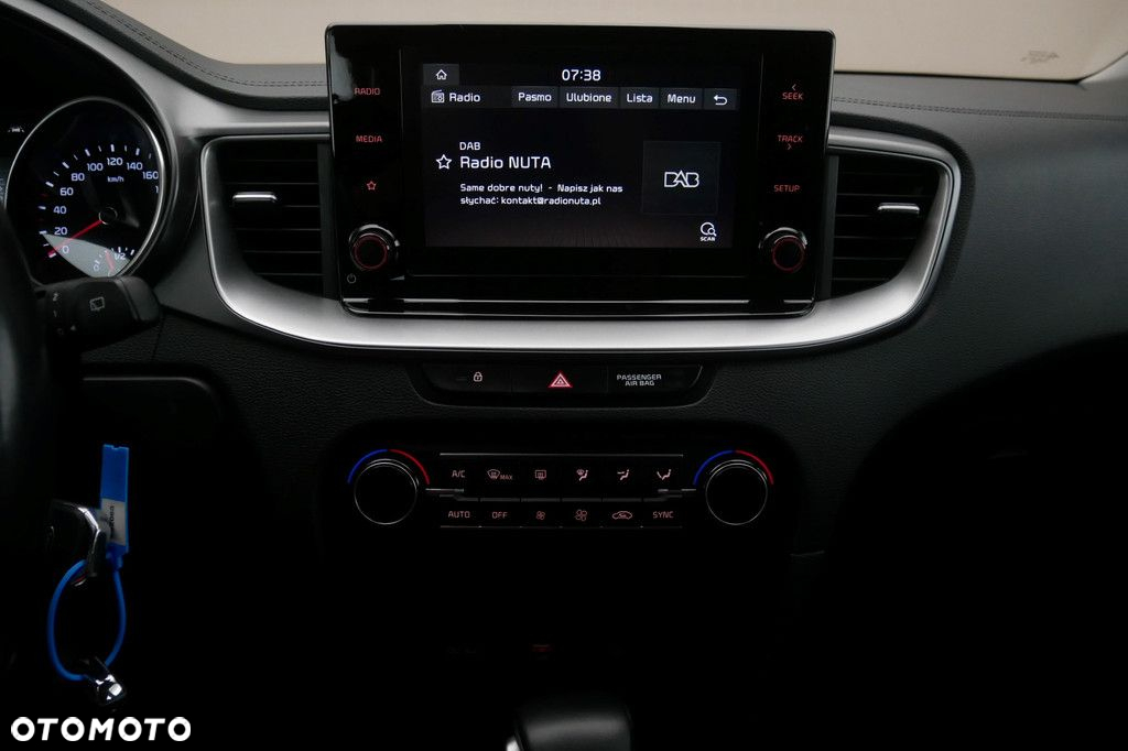 Kia Ceed - 10