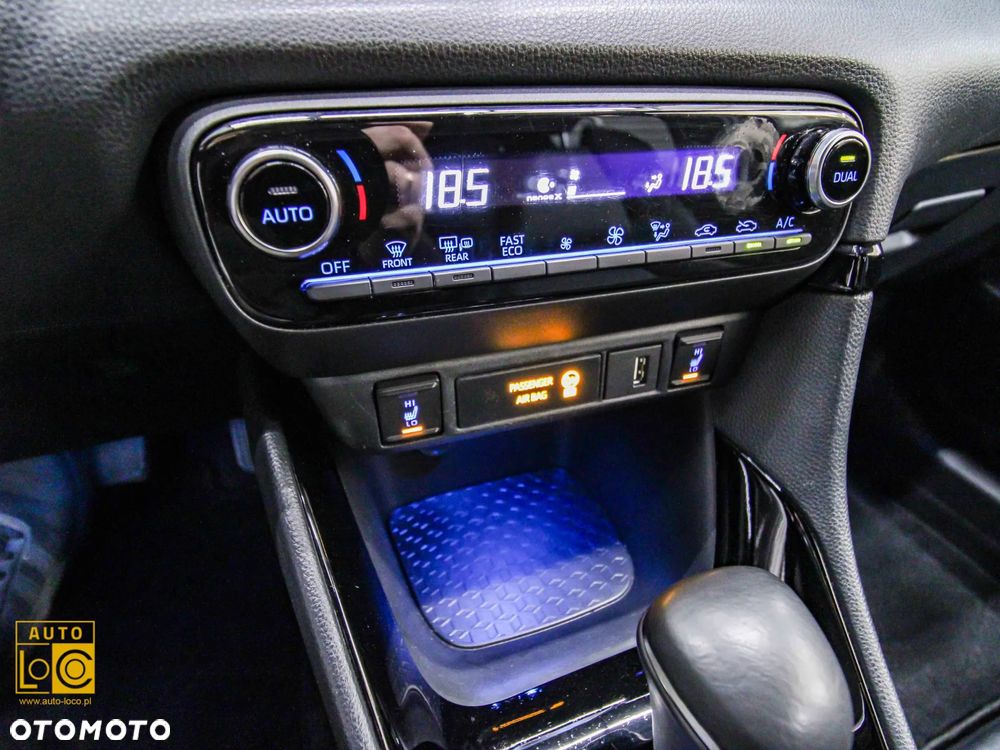 Toyota Yaris Hybrid 1.5 Style - 24