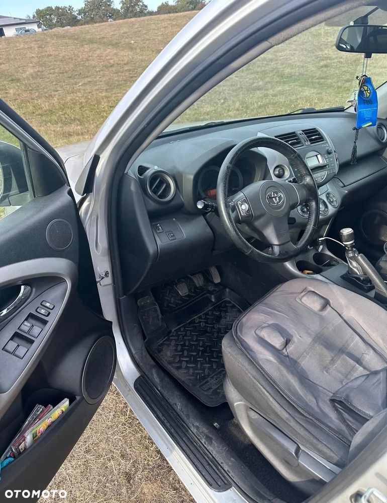 Toyota RAV4 2.0 D-4D Sol - 2
