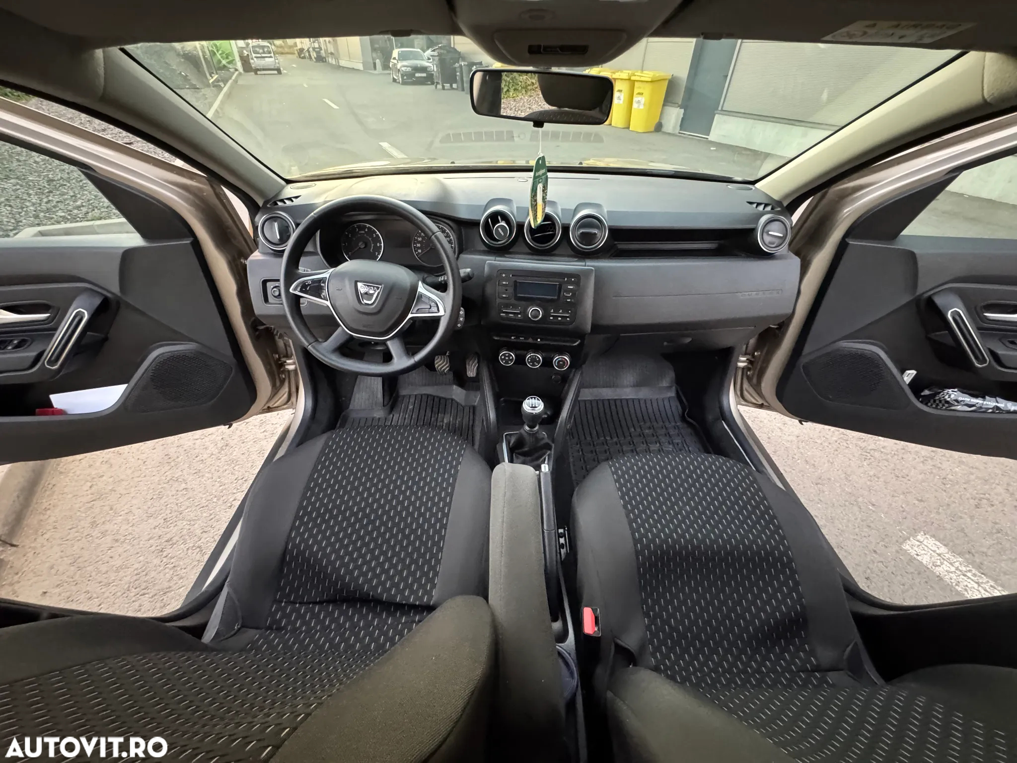 Dacia Duster TCe 100 Essential - 9