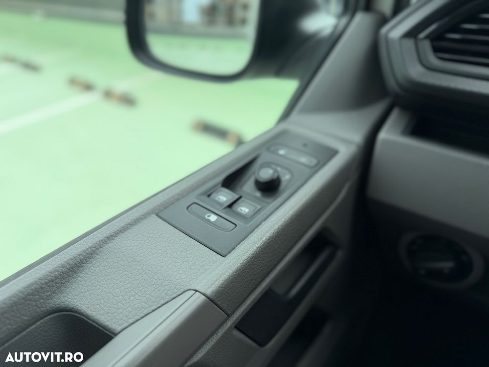 Volkswagen Transporter dT6.1 Furgon KR 2.0 TDI - 28
