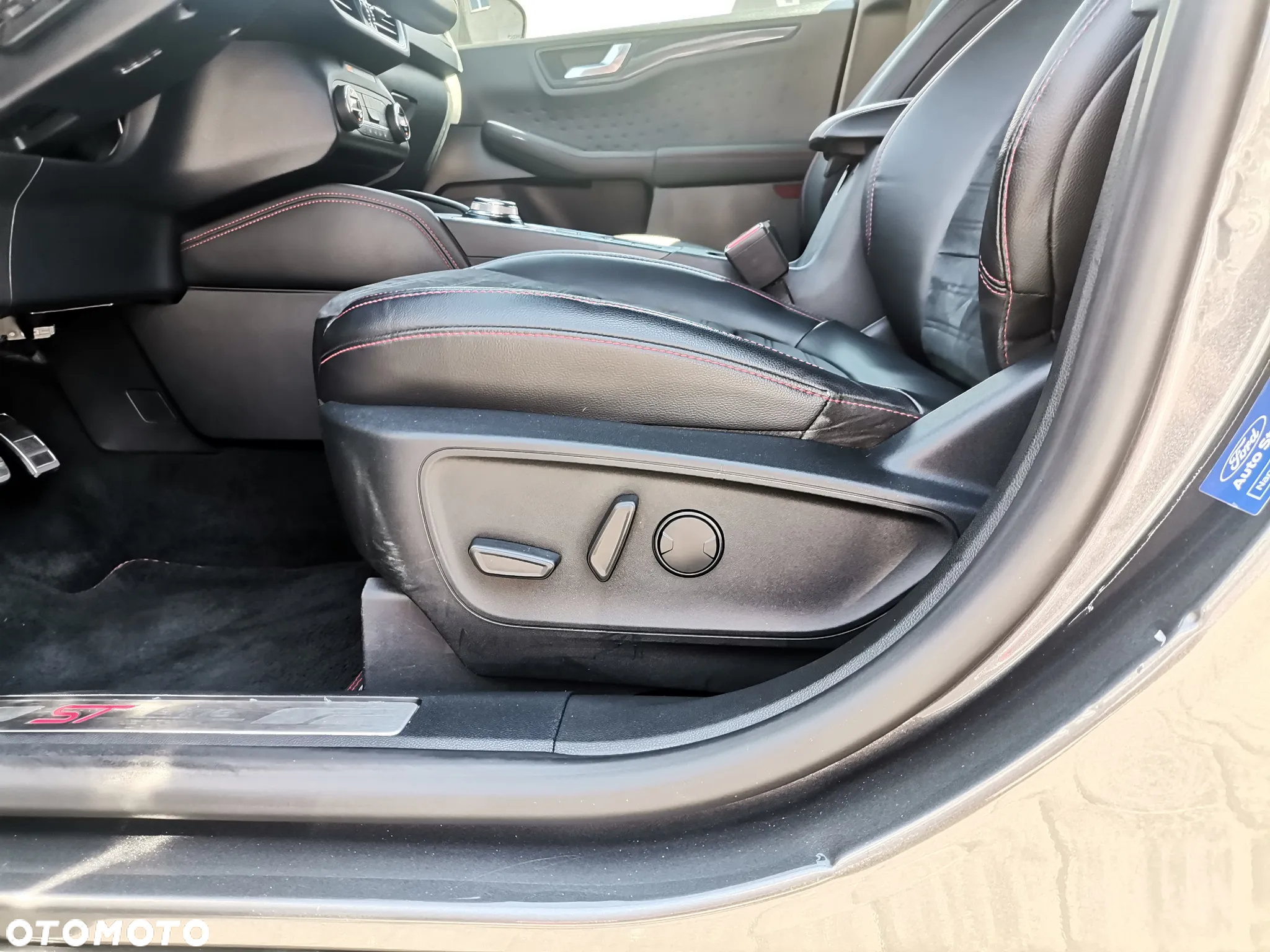 Ford Kuga 2.5P PHEV FWD ST-Line X - 15