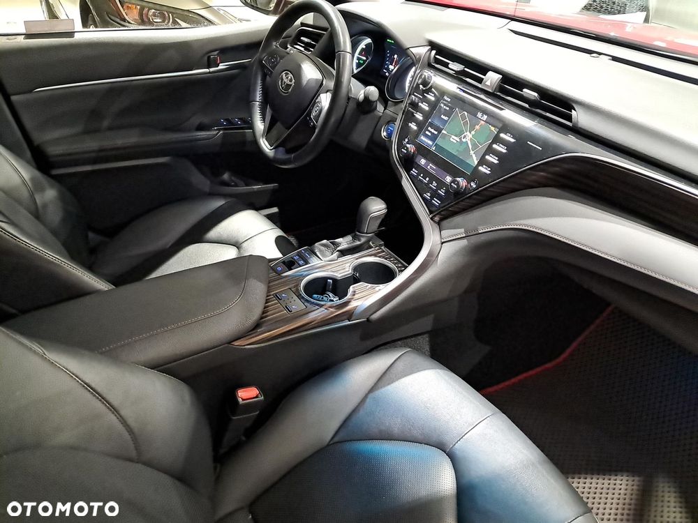 Toyota Camry 2.5 Hybrid Executive CVT - 9