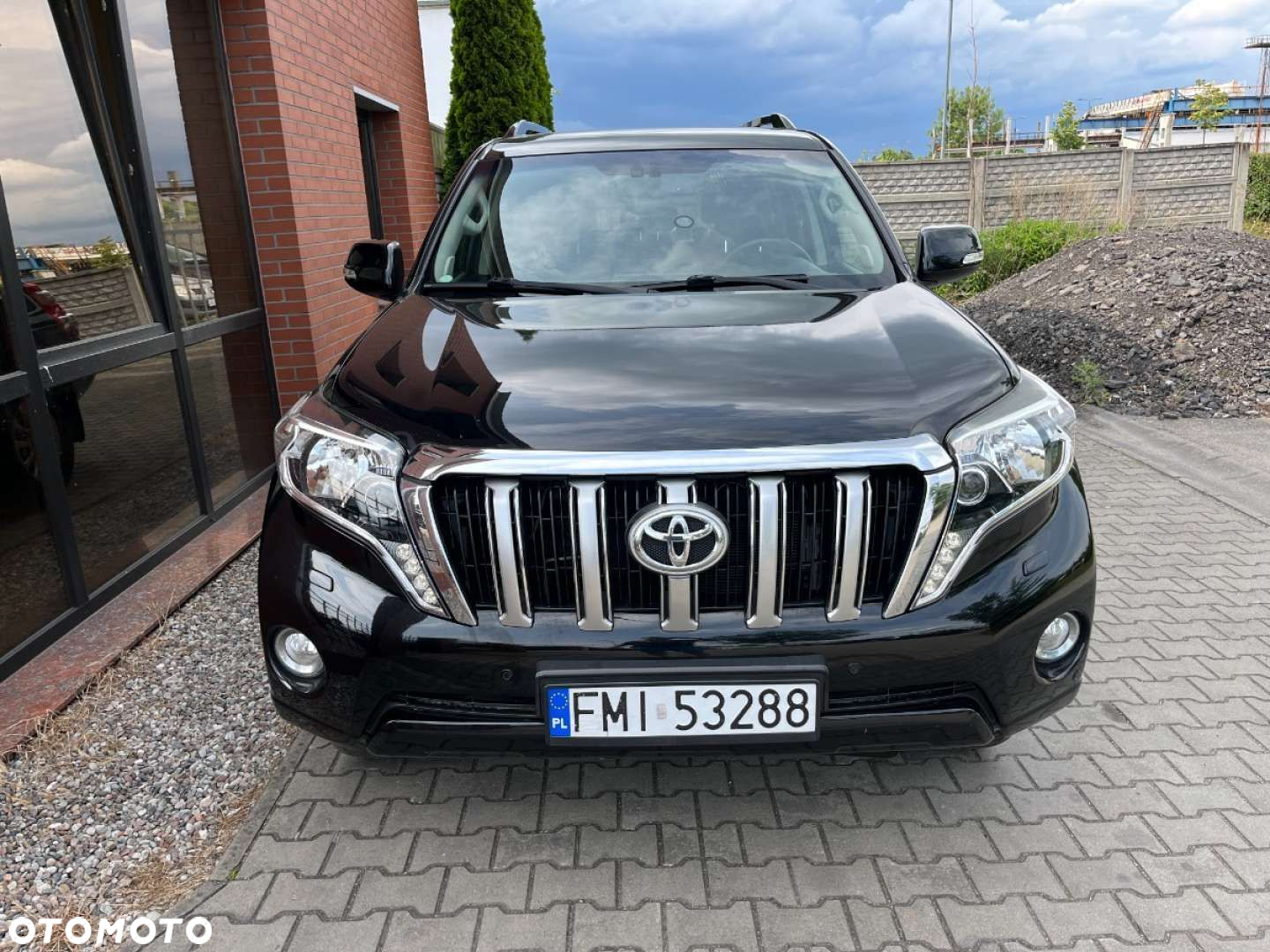 Toyota Land Cruiser - 4