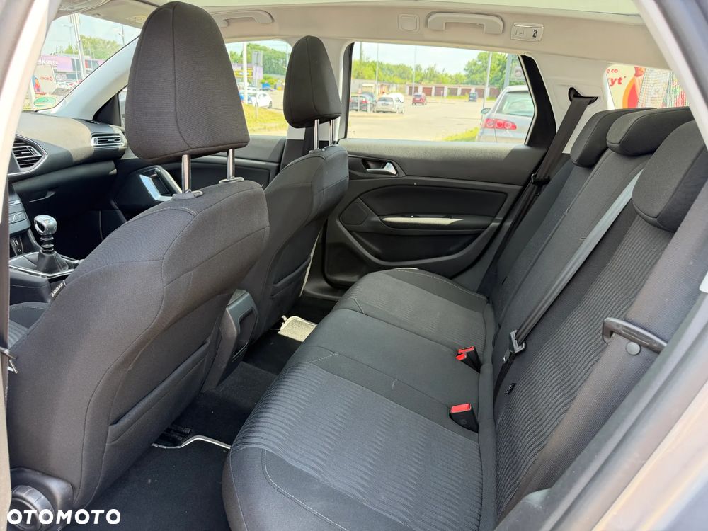 Peugeot 308 1.6 e-HDi Active S&S - 17