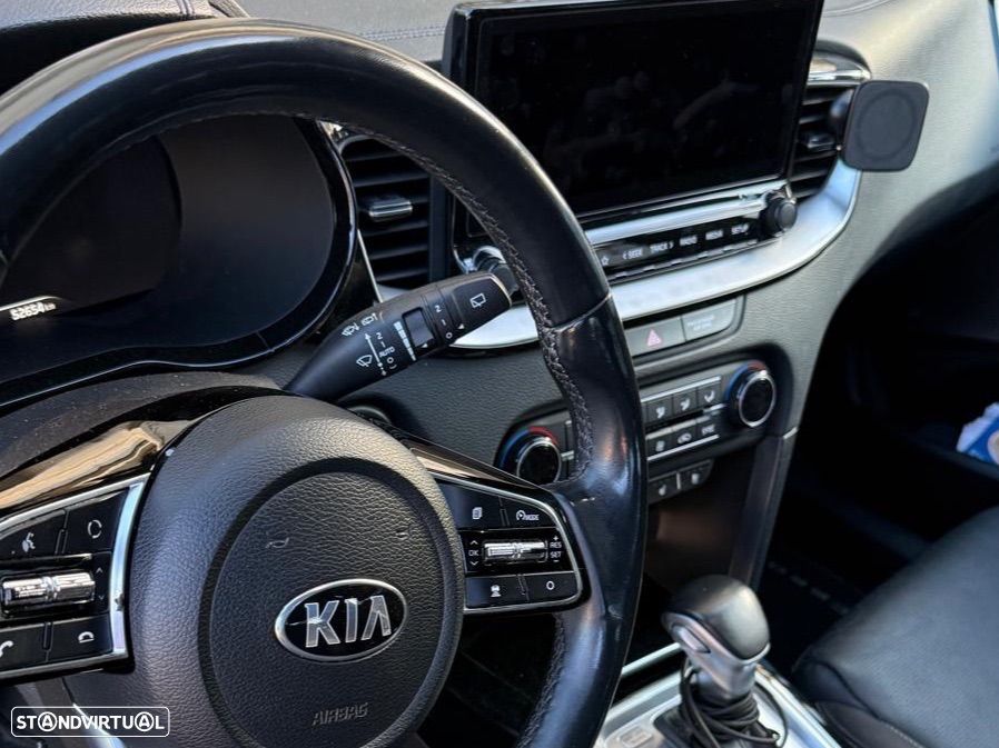 Kia XCeed - 10