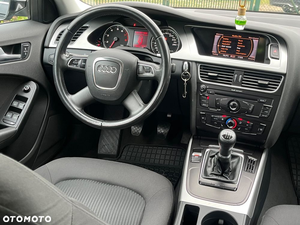 Audi A4 Avant - 9