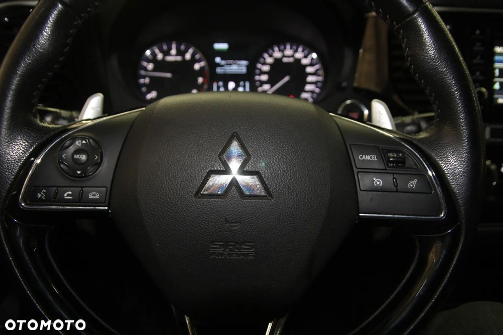 Mitsubishi Outlander 2.0 Intense 4WD CVT - 15