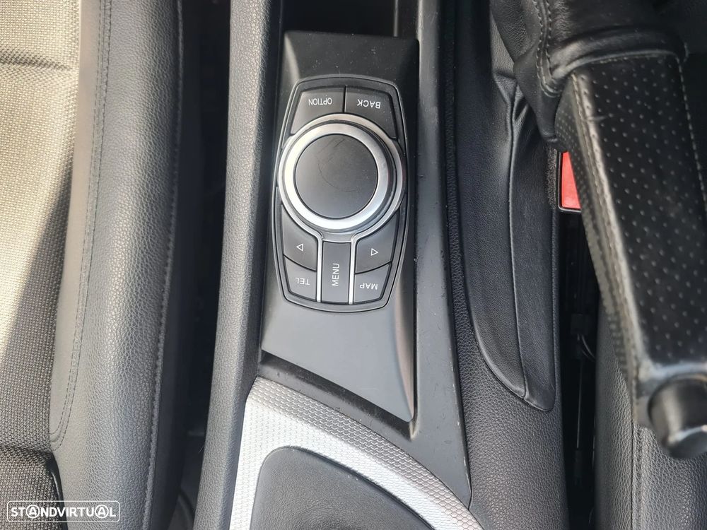 BMW 120 d Limited Edition Lifestyle c/ M Sport Pack - 7