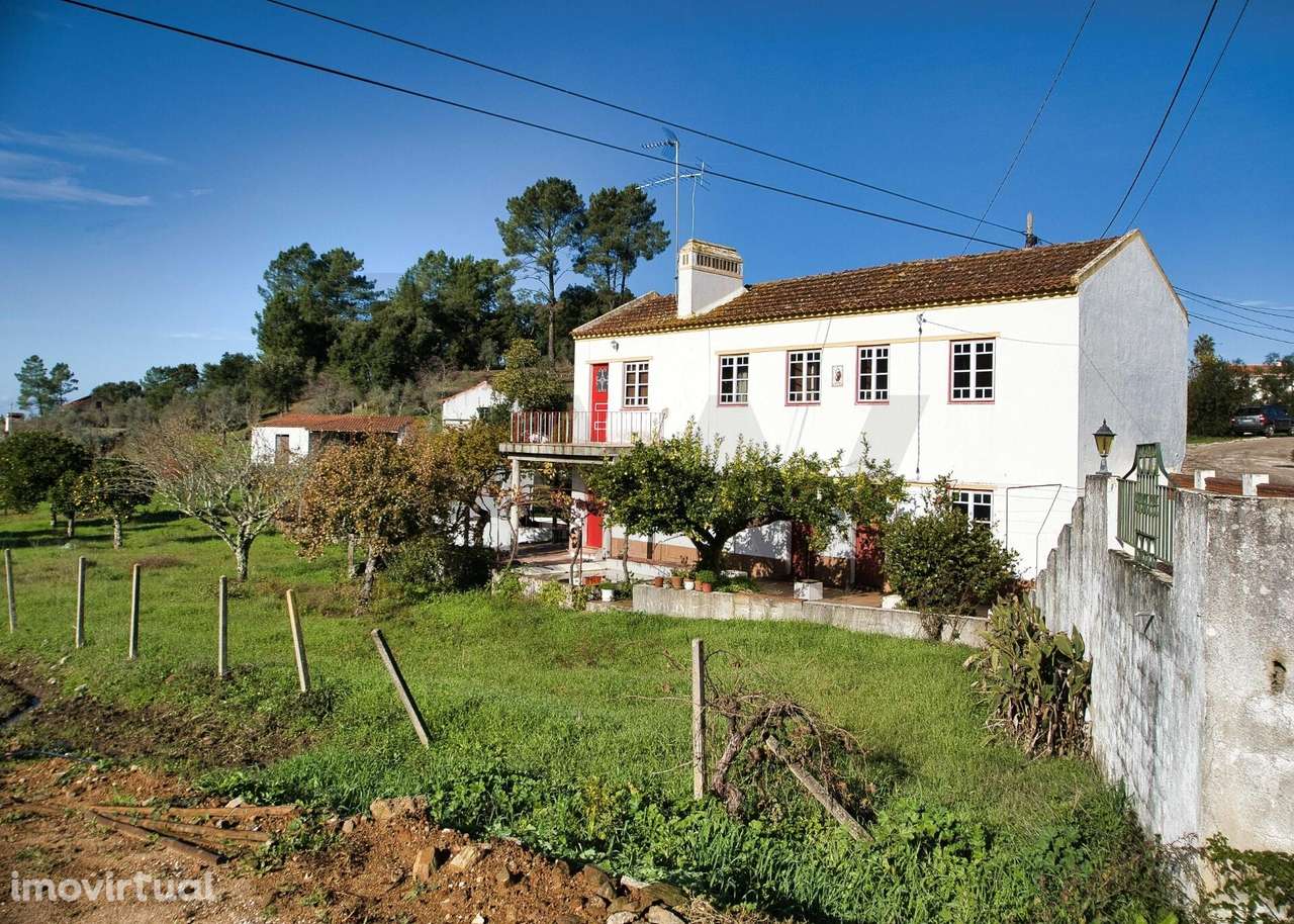 Moradia com 5 quartos e terreno de 2.520 m2 em Mouriscas – Abrantes - Grande imagem: 2/47