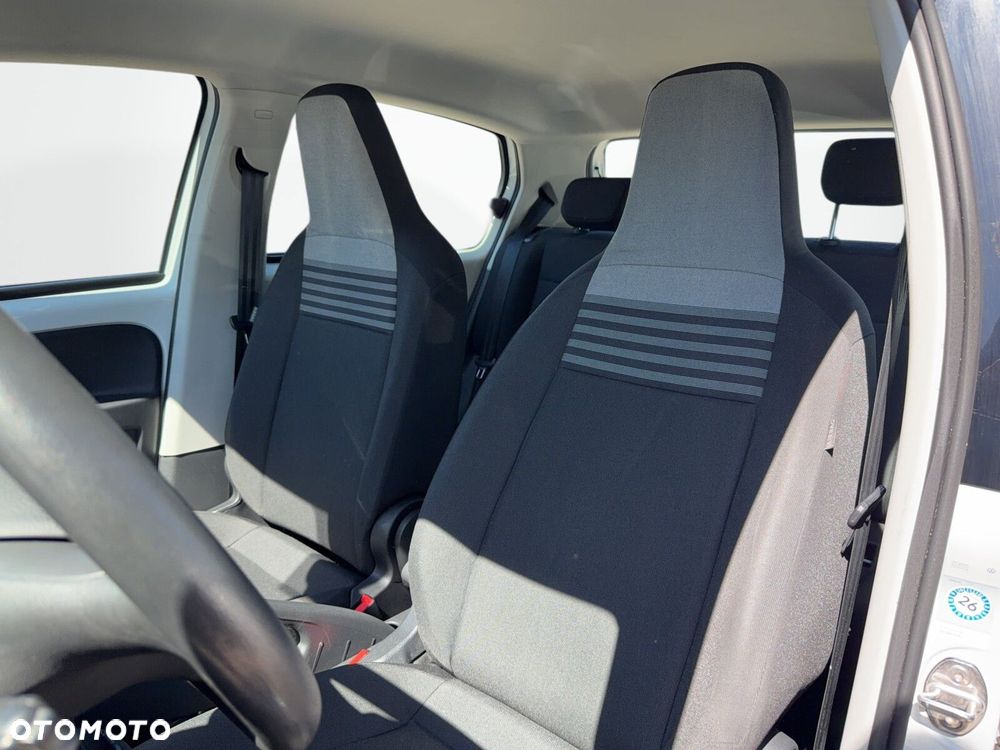 Volkswagen up! 1.0 move - 12