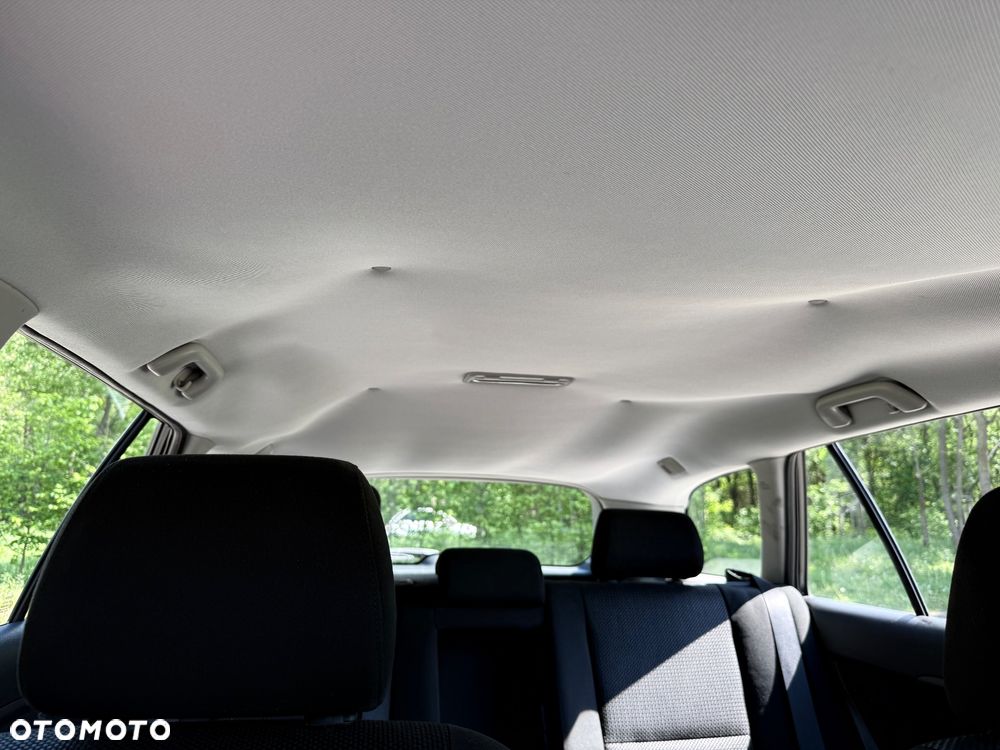 Toyota Avensis 1.8 VVT-i Sol - 12