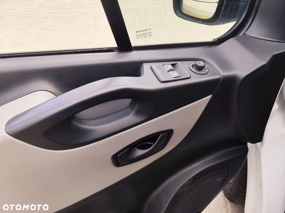 Renault Trafic - 16