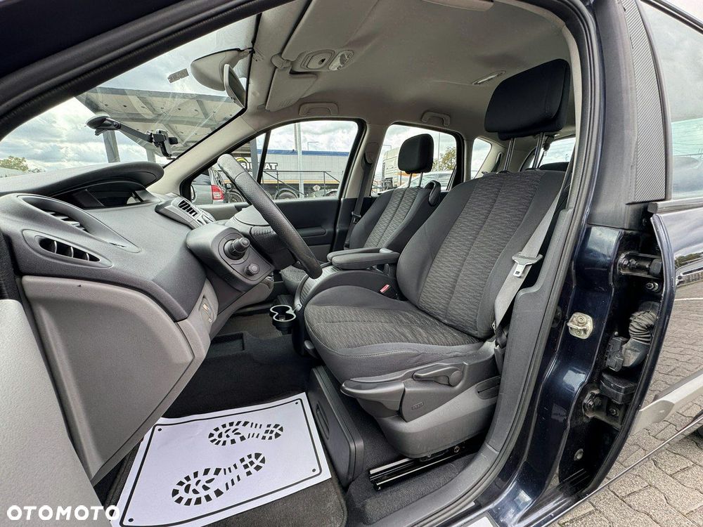 Renault Scenic - 17