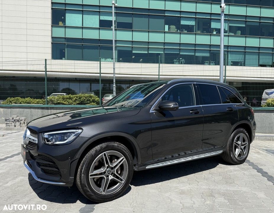 Mercedes-Benz GLC 300 e 4MATIC - 8