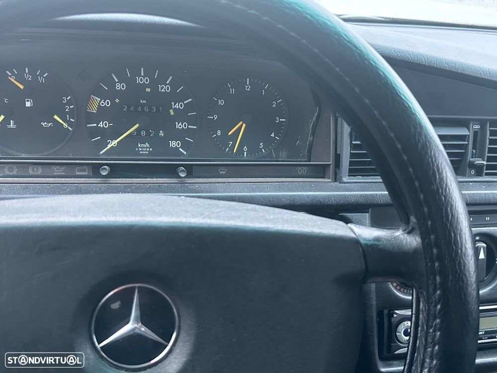 Mercedes-Benz W201 (1982-1993) 190 D 2.0 - 8