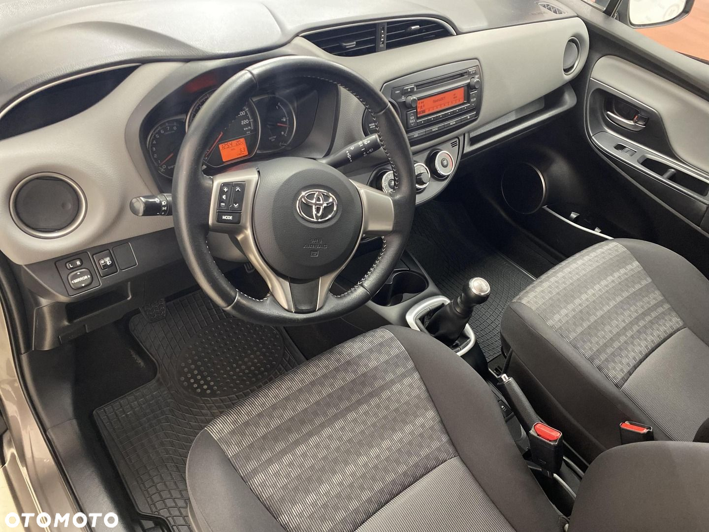 Toyota Yaris 1.0 Active EU6 - 10