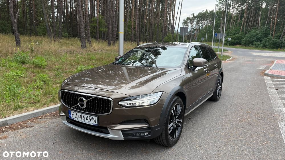 Volvo V90 Cross Country D4 AWD Pro - 2