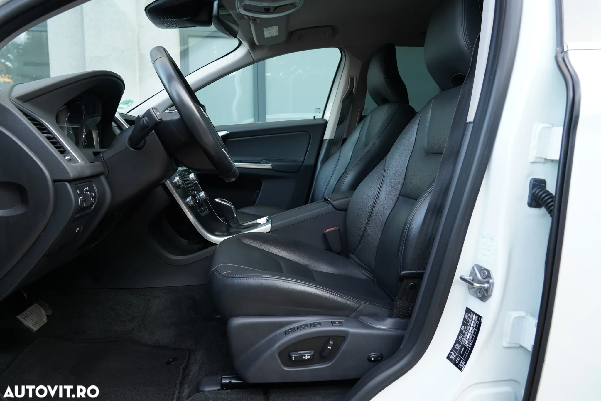 Volvo XC 60 D4 Geartronic Summum - 9