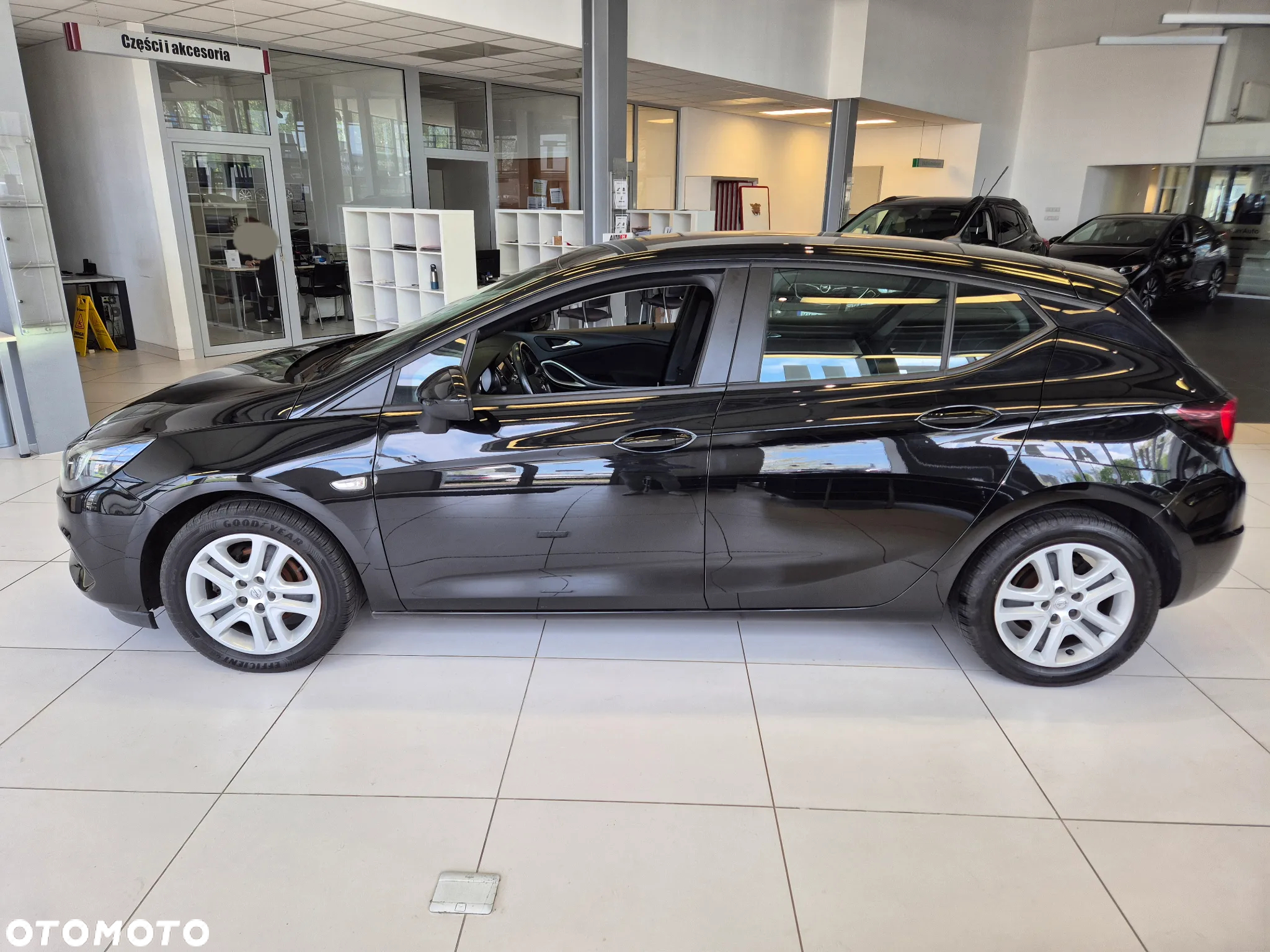 Opel Astra V 1.2 T Elegance S&S - 2