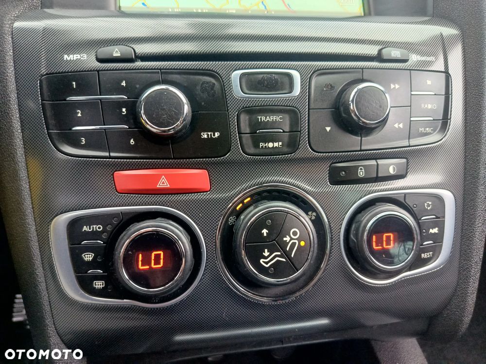Citroën C4 e-HDi 115 Selection - 19
