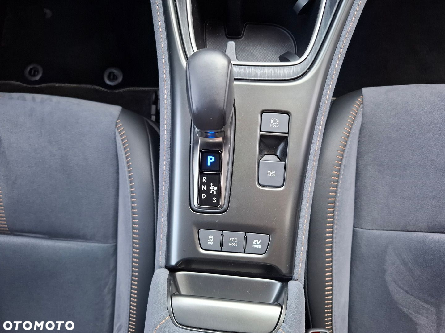 Lexus LBX 1.5 Hybrid Cool - 33