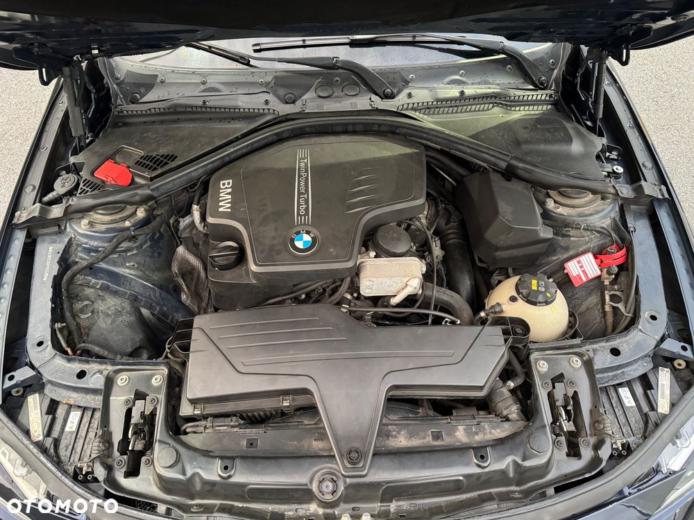 BMW Seria 3 328i Luxury Line - 30