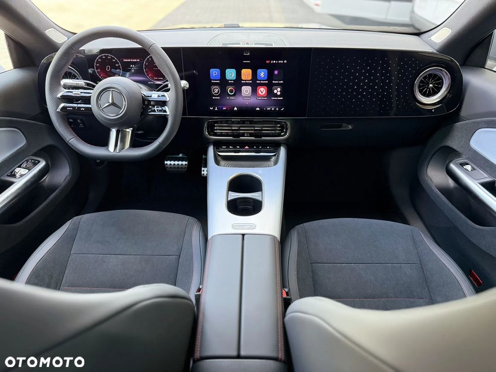 Mercedes-Benz CLA - 10