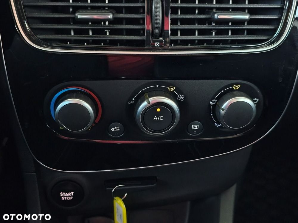 Renault Clio - 22