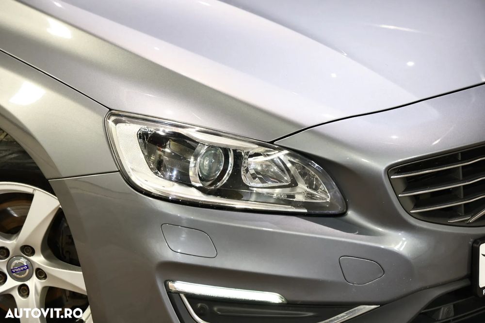 Volvo V60 D2 Basic - 33