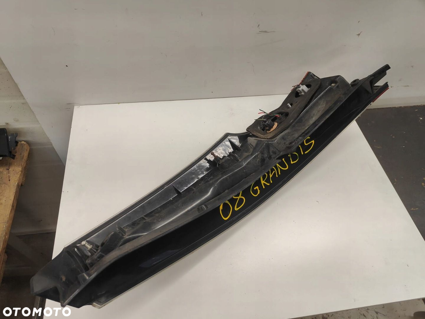 Mitsubishi grandis 220-87642 LAMPA LEWA LEWY TYL TYLNA - 5