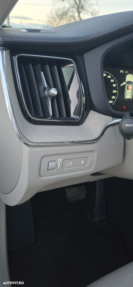 Volvo XC 60 Recharge T6 Twin Engine eAWD Inscription Expression - 35