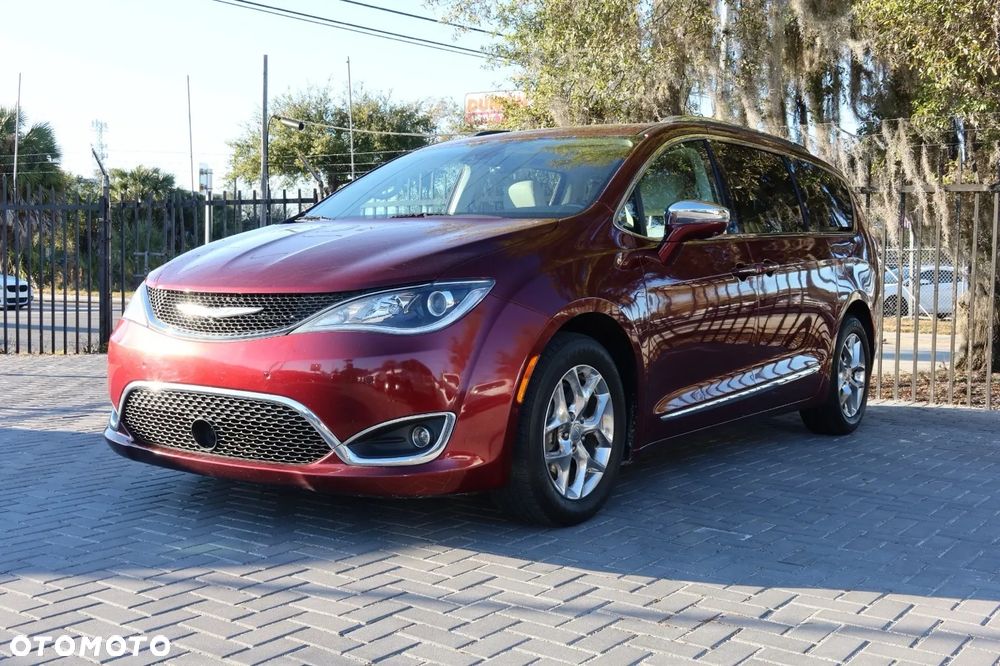 Chrysler Pacifica - 17