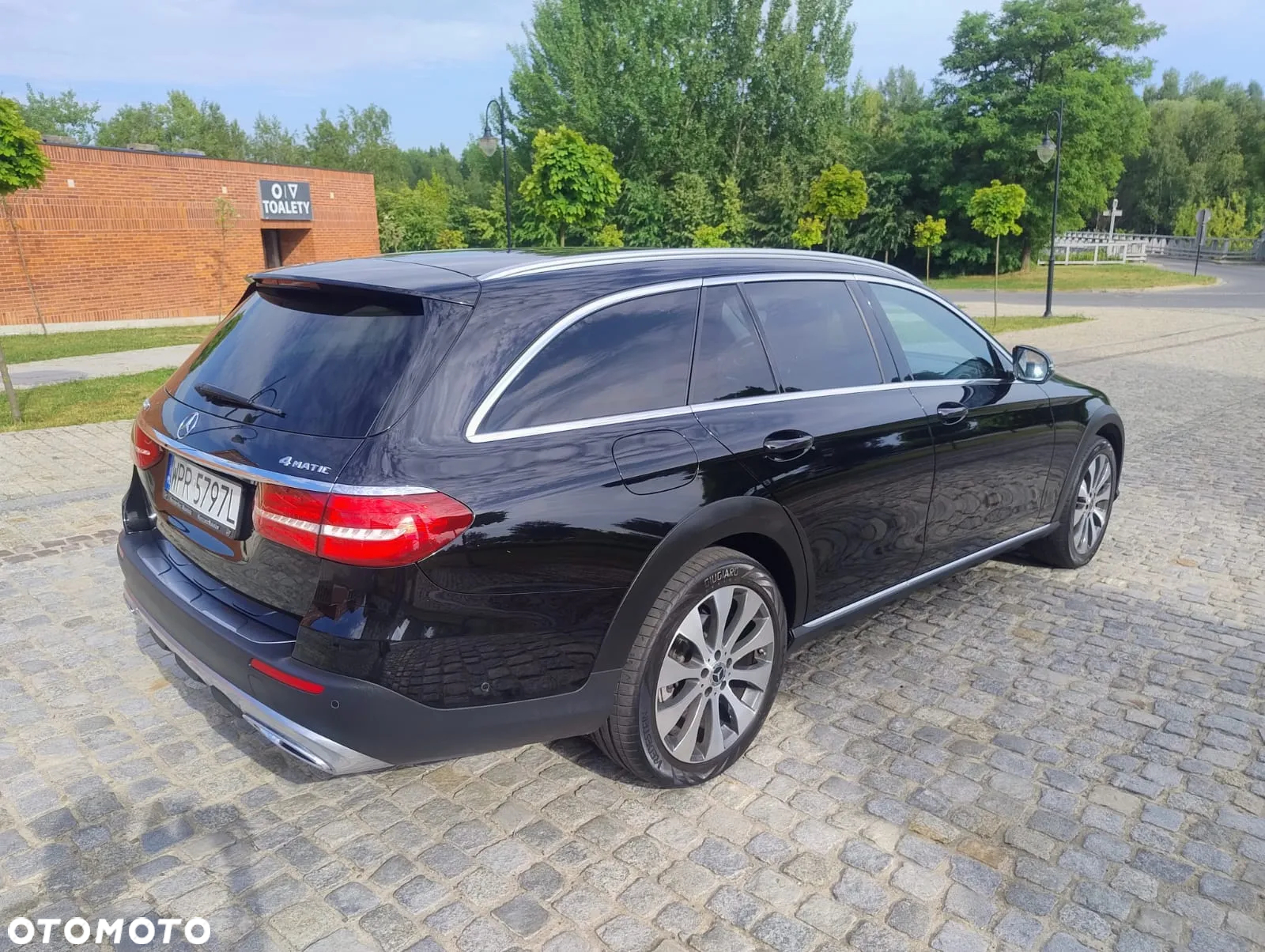 Mercedes-Benz Klasa E 220 d 4-Matic All-Terrain - 14