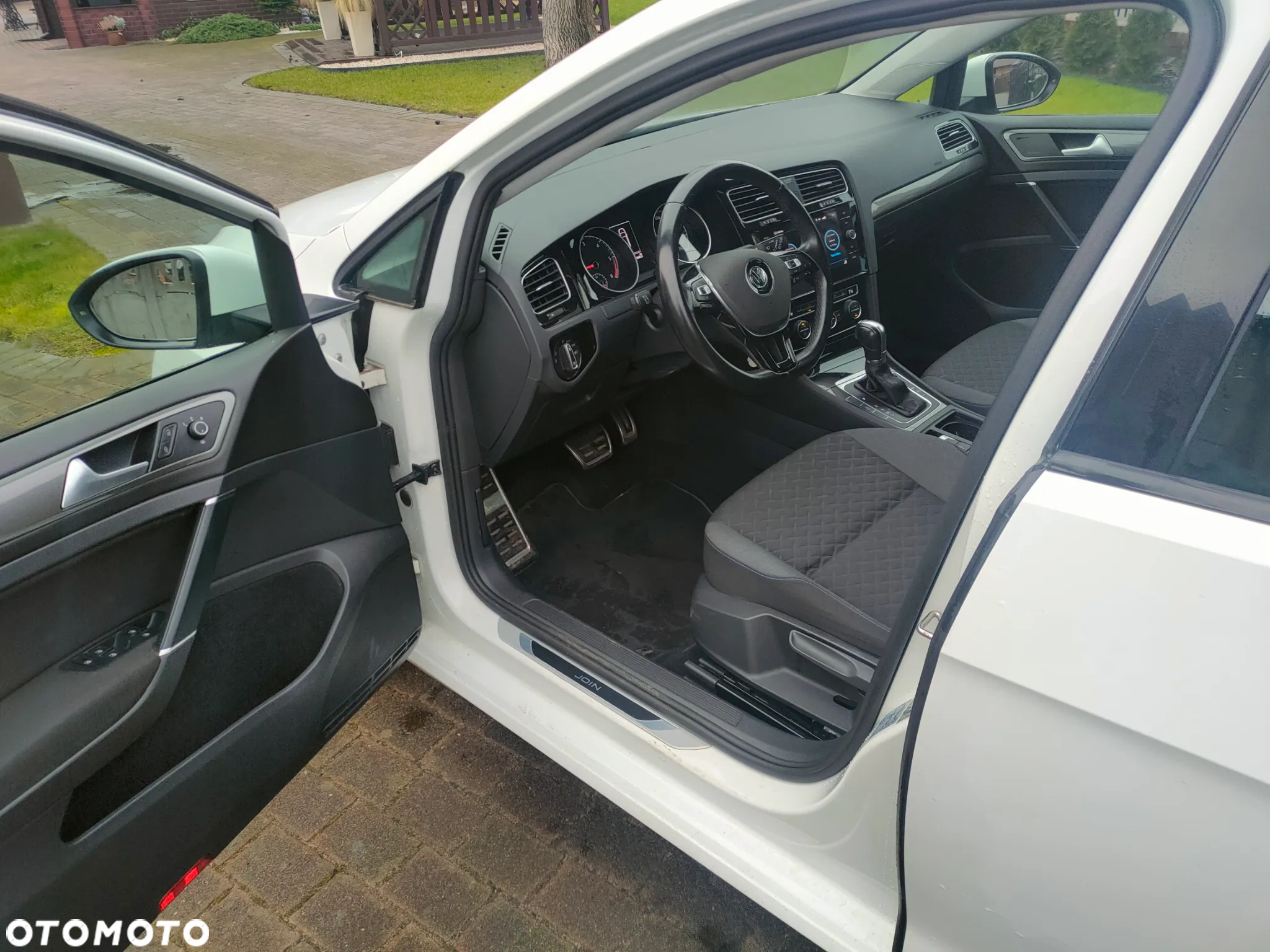 Volkswagen Golf - 12
