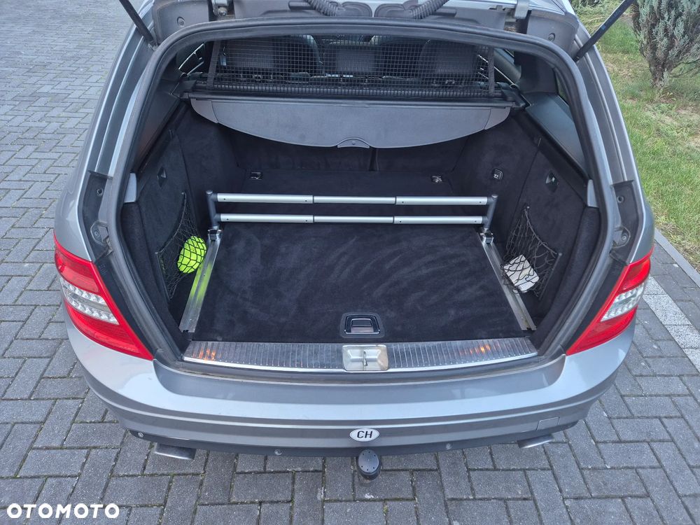 Mercedes-Benz Klasa C 320 T CDI DPF 4Matic 7G-TRONIC Avantgarde - 12