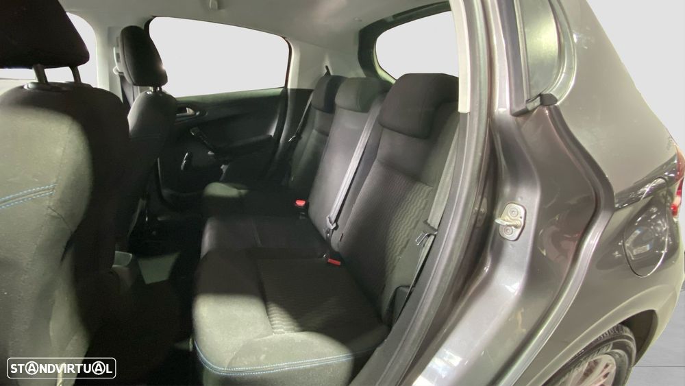 Peugeot 208 1.2 PureTech Style - 11
