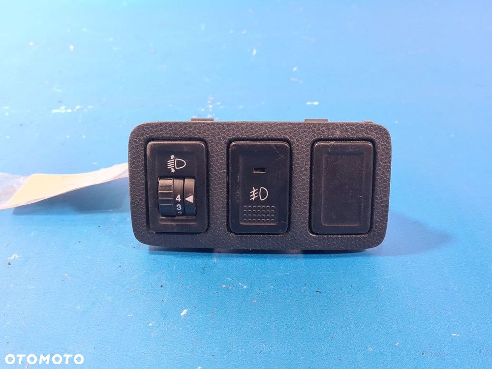 PRZEŁĄCZNIK ŚWIATEŁ  SUZUKI SWIFT IV - 1