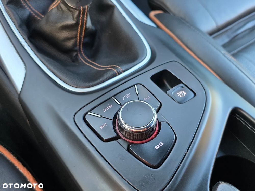 Opel Insignia - 22