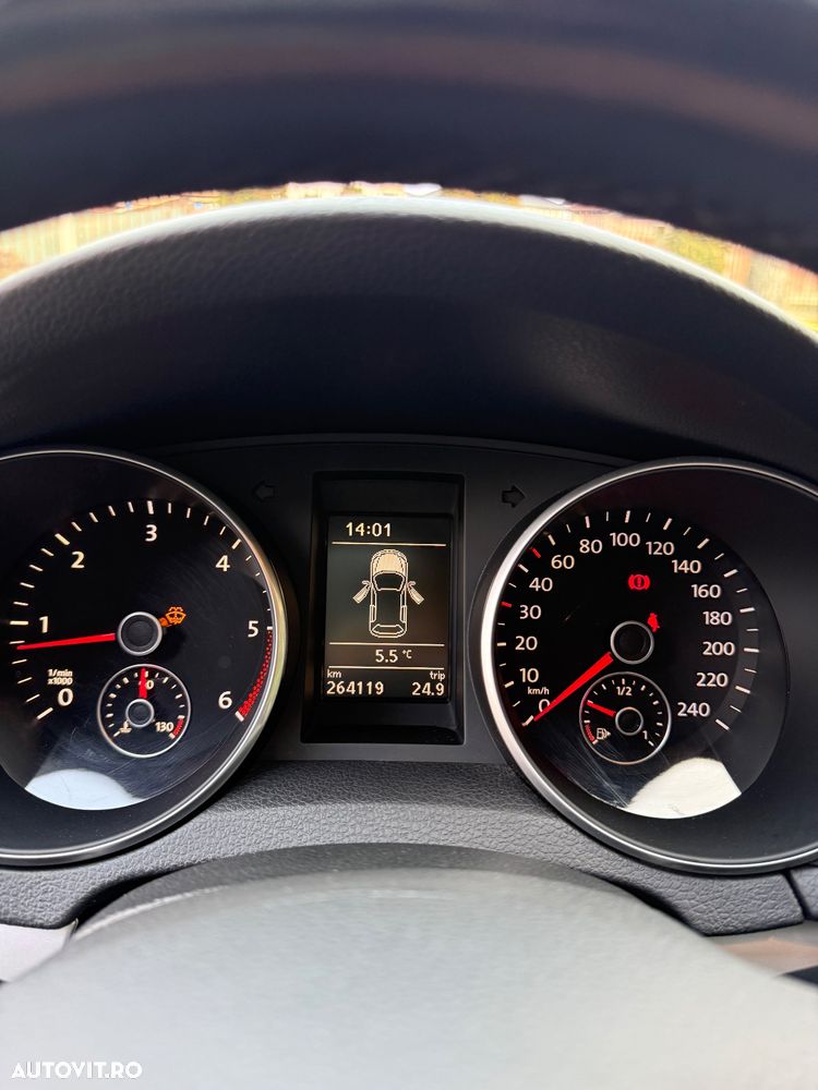 Volkswagen Golf 1.6 TDI DPF Exclusive - 8