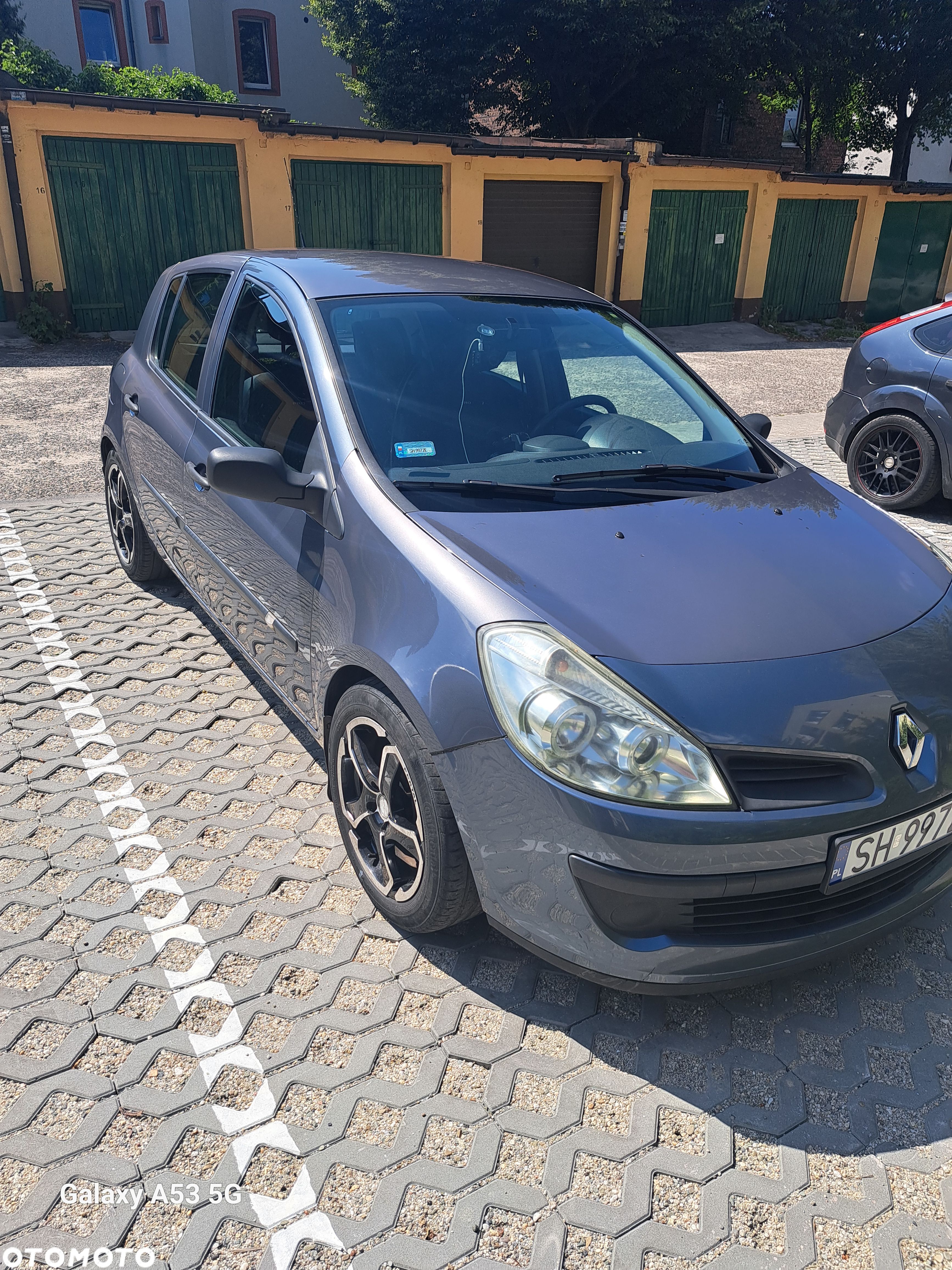 Renault Clio 1.2 16V Dynamique - 1