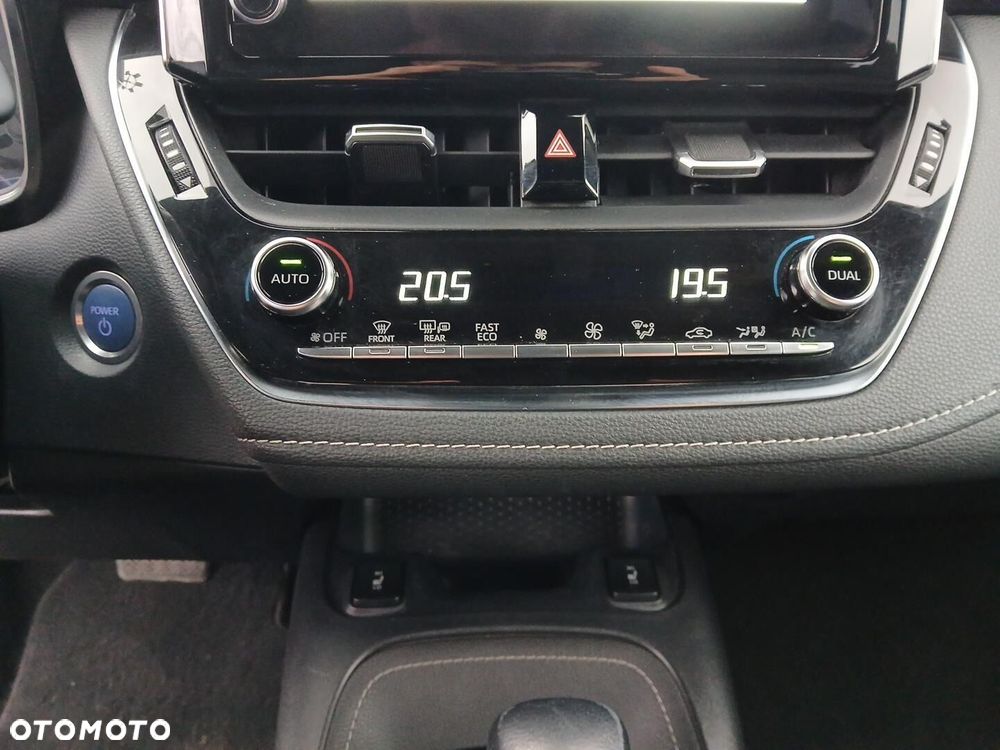 Toyota Corolla 1.8 Hybrid Comfort - 29