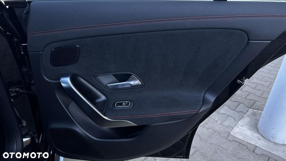 Mercedes-Benz CLA - 27