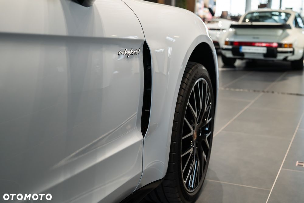 Porsche Panamera 4 - 11