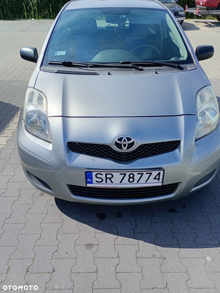 Toyota Yaris - 1