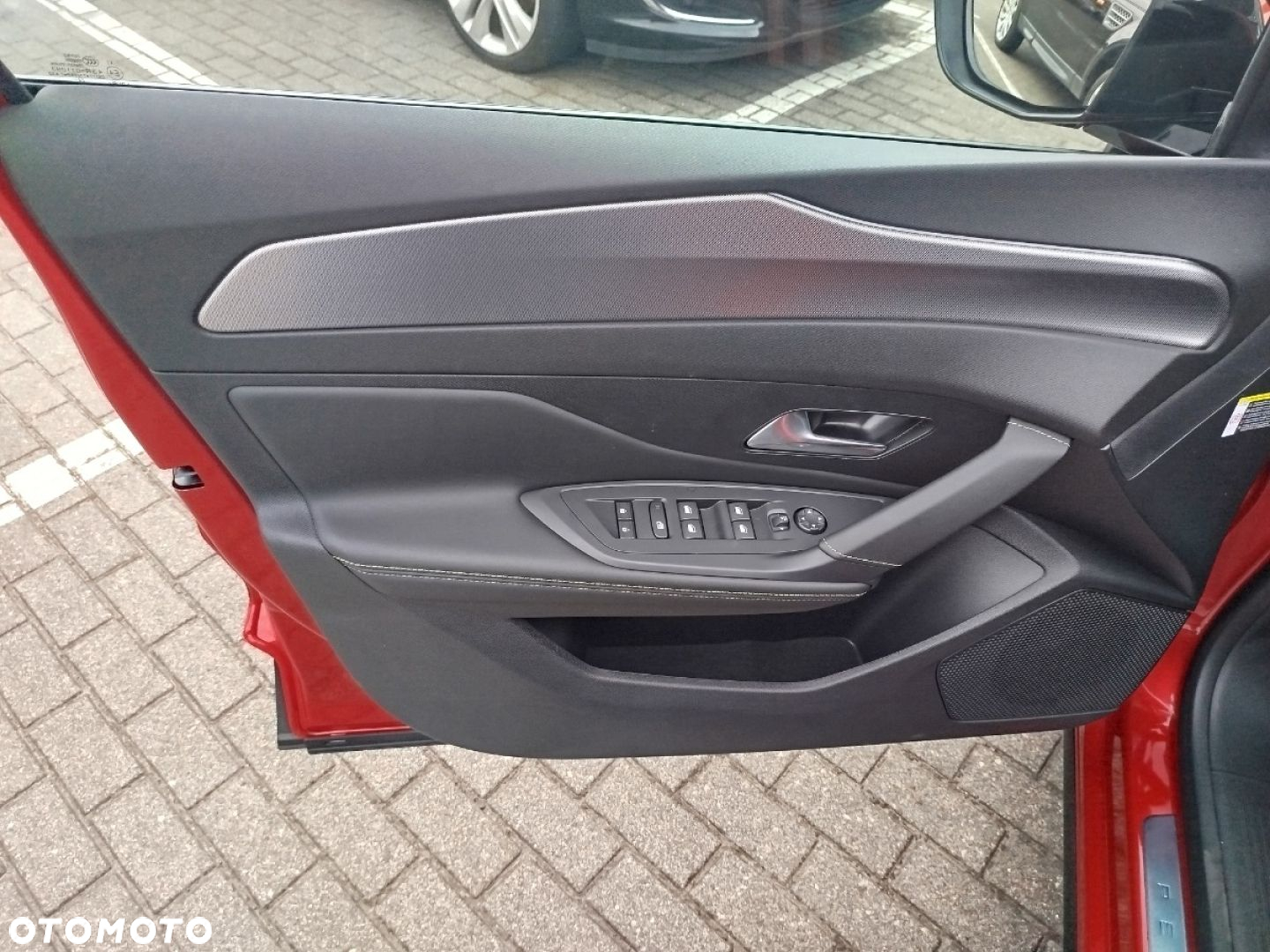 Peugeot 408 - 12