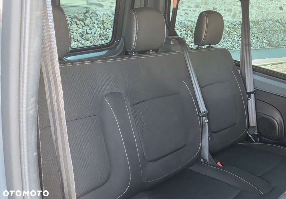 Renault Trafic - 25