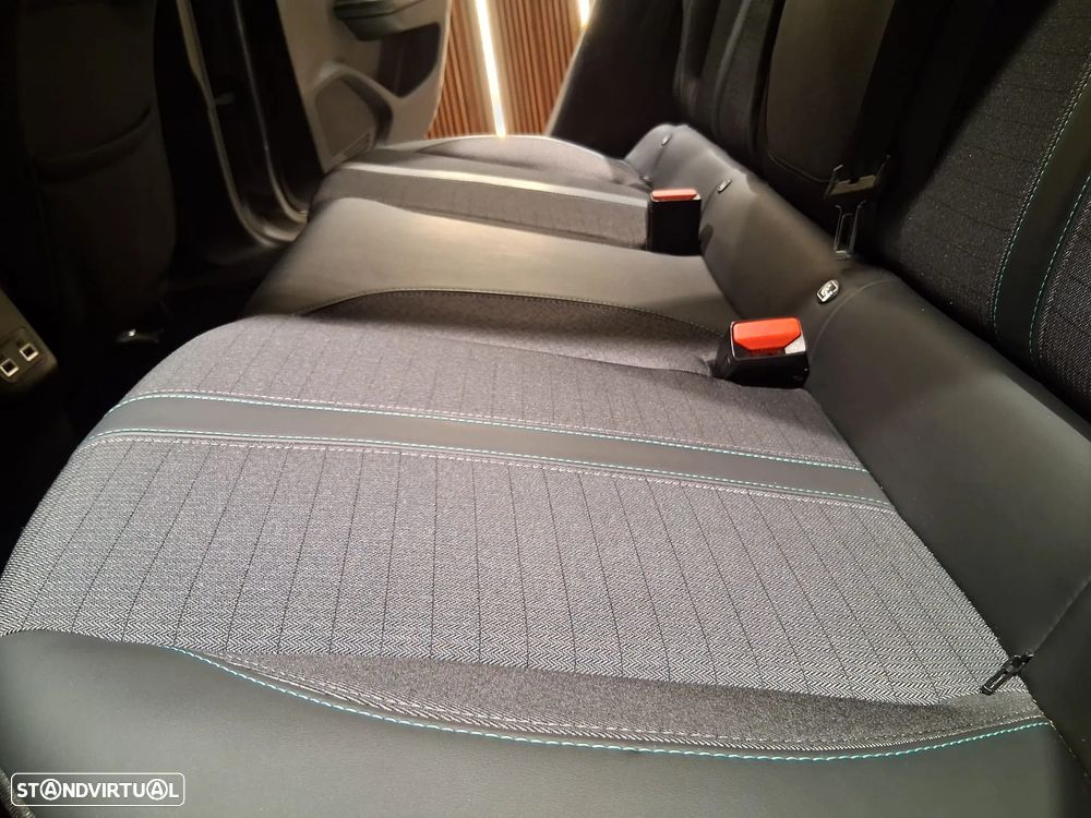 Peugeot 2008 1.5 BlueHDi Allure Pack - 17